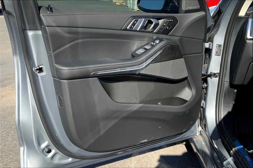new 2025 BMW X7 car, priced at $82,950
