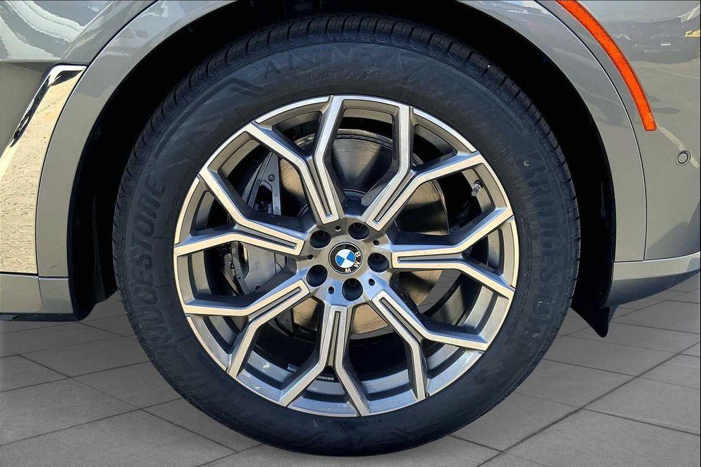 new 2025 BMW X7 car, priced at $84,950