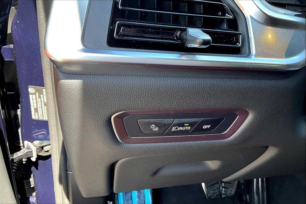 new 2026 BMW X7 car, priced at $128,230