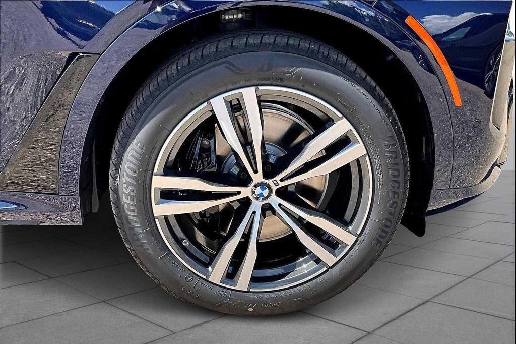 new 2026 BMW X7 car, priced at $128,230