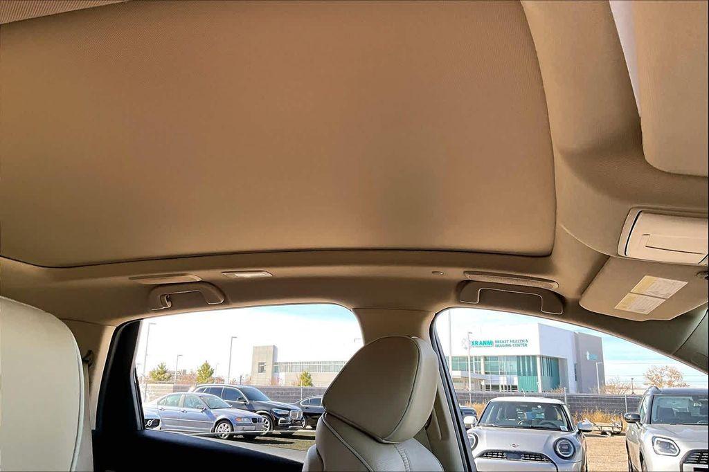 used 2024 Acura RDX car, priced at $43,900