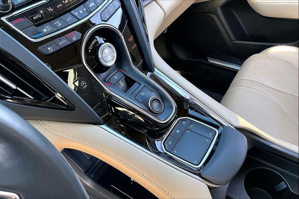 used 2024 Acura RDX car, priced at $43,900