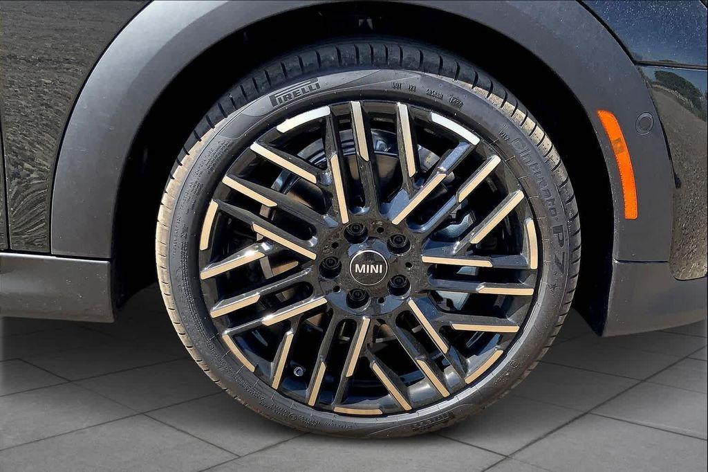 new 2025 MINI Hardtop car, priced at $32,950