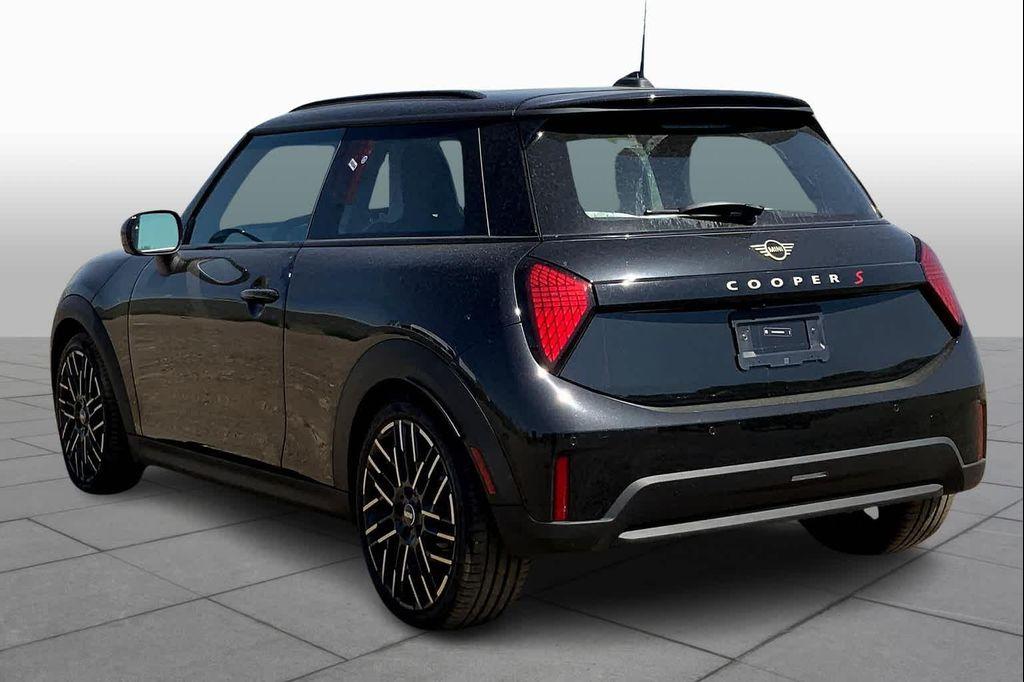 new 2025 MINI Hardtop car, priced at $32,950