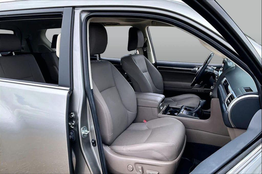used 2023 Lexus GX 460 car, priced at $65,338