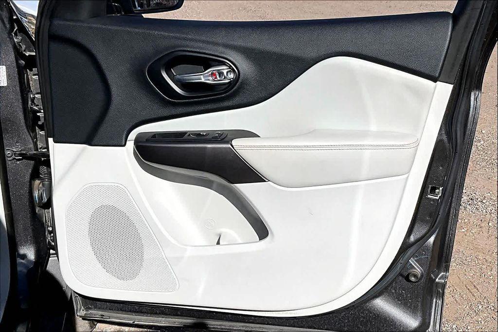 used 2022 Jeep Cherokee car, priced at $22,900