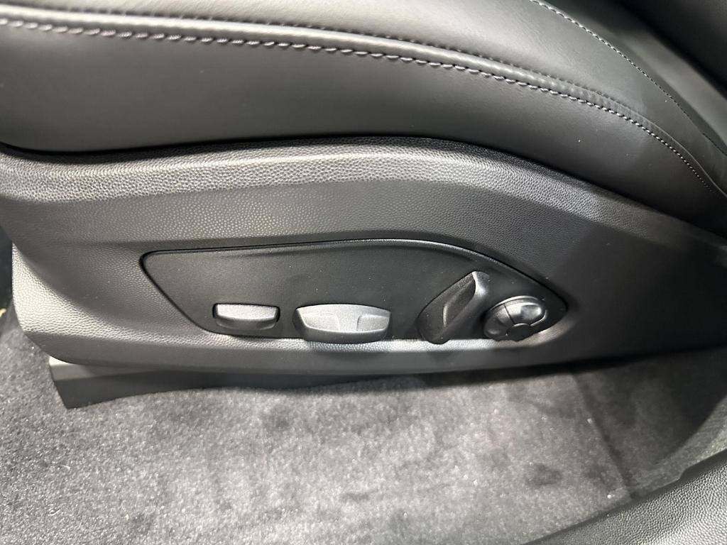 new 2025 Porsche Macan car, priced at $104,975