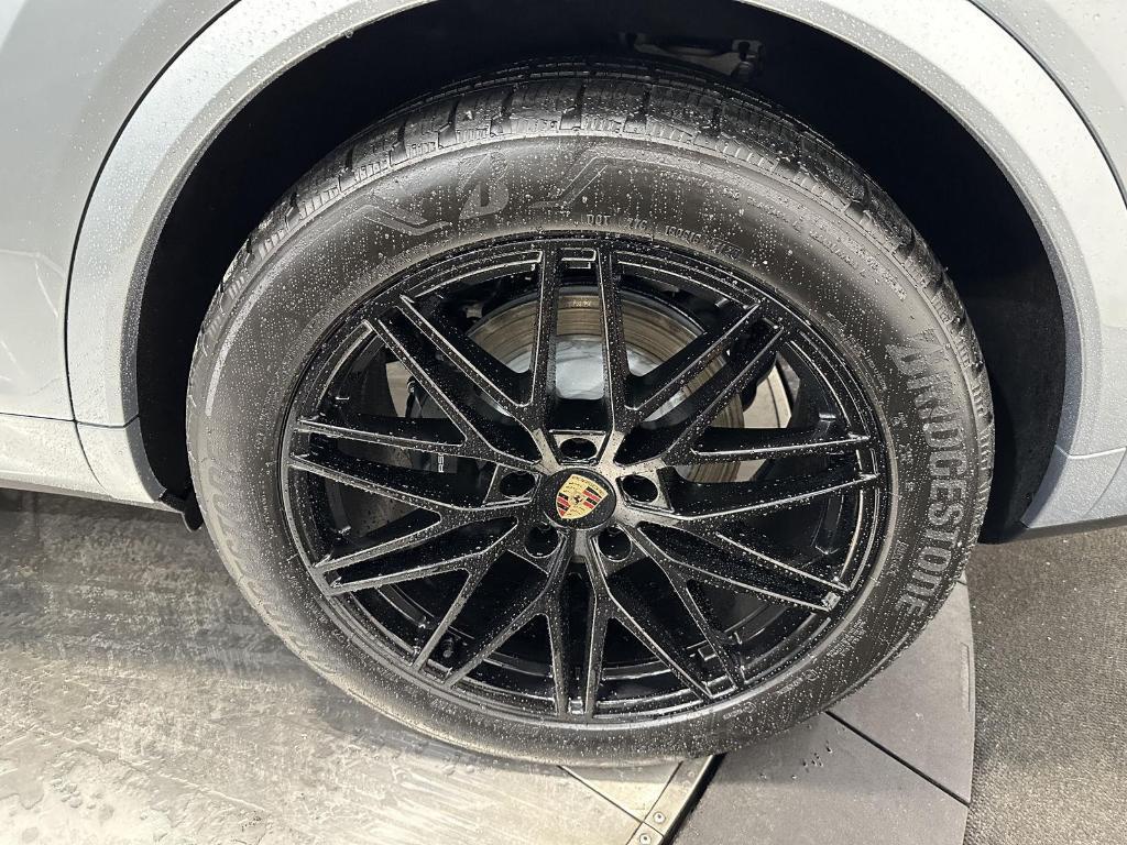 new 2026 Porsche Cayenne car, priced at $116,610