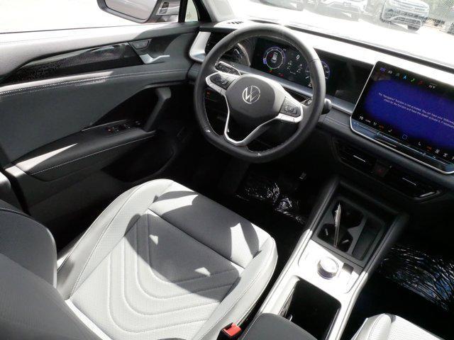 used 2025 Volkswagen Tiguan car, priced at $29,325