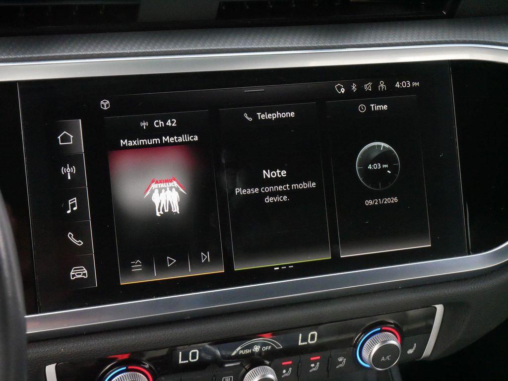 Audi Q3 view 22