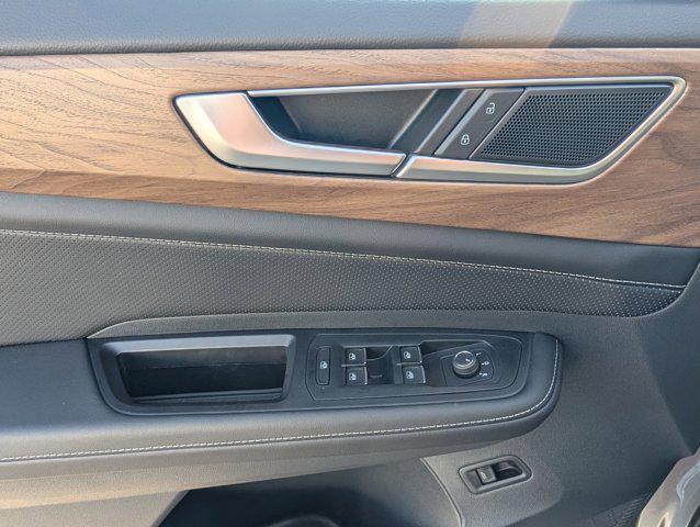 new 2025 Volkswagen Atlas car, priced at $40,620