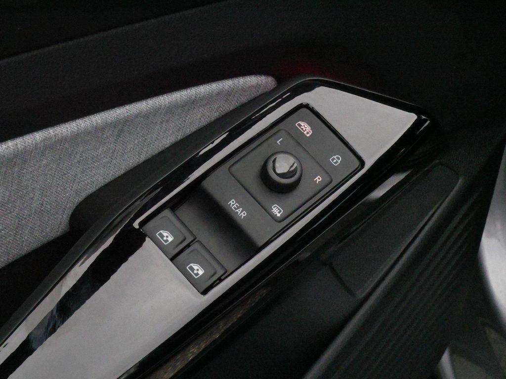 used 2025 Volkswagen ID.4 car, priced at $33,325