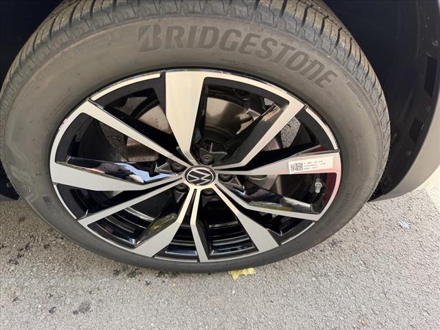 new 2026 Volkswagen Atlas car, priced at $52,618