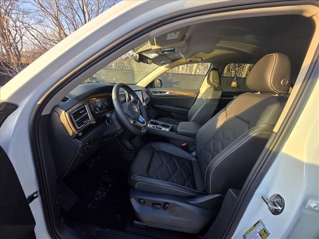 new 2026 Volkswagen Atlas car, priced at $39,682