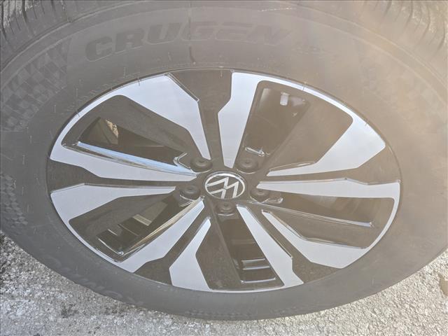 new 2026 Volkswagen Atlas car, priced at $39,682