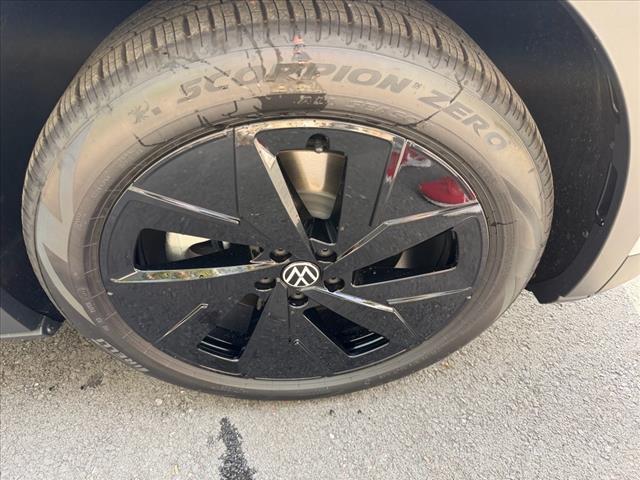 new 2025 Volkswagen ID.4 car, priced at $47,976