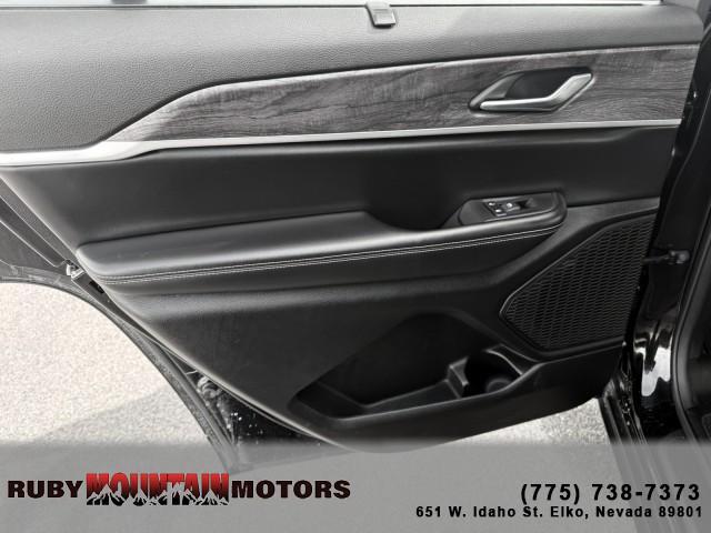 used 2024 Jeep Grand Cherokee L car, priced at $30,995