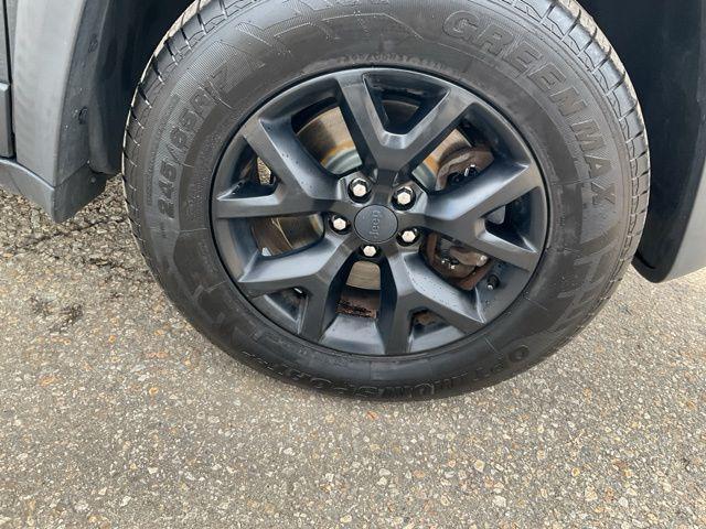 used 2017 Jeep Cherokee car, priced at $15,995