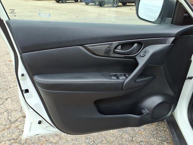 used 2019 Nissan Rogue car, priced at $14,059