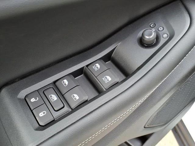 new 2025 Jeep Grand Cherokee car, priced at $42,030