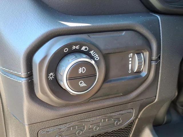 new 2025 Jeep Gladiator car, priced at $46,920