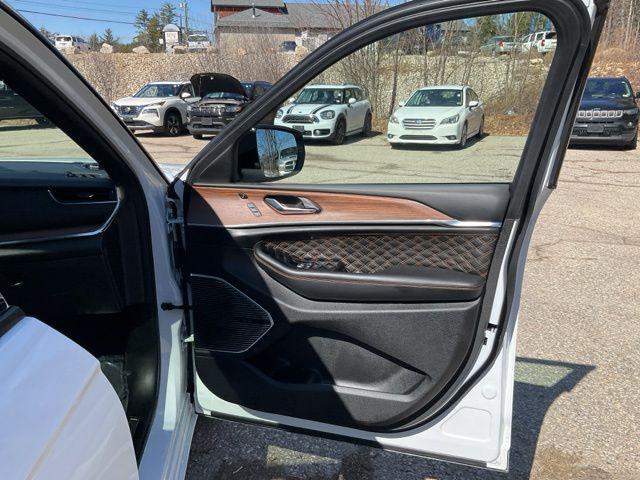 used 2024 Jeep Grand Cherokee car, priced at $47,675