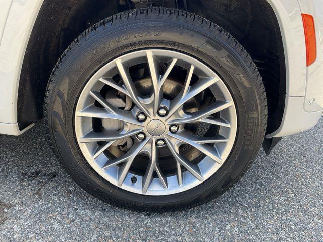 used 2024 Jeep Grand Cherokee car, priced at $47,675