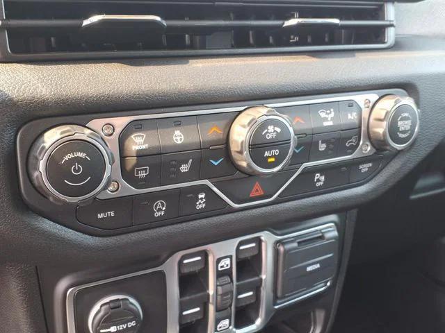 new 2025 Jeep Wrangler car, priced at $42,960