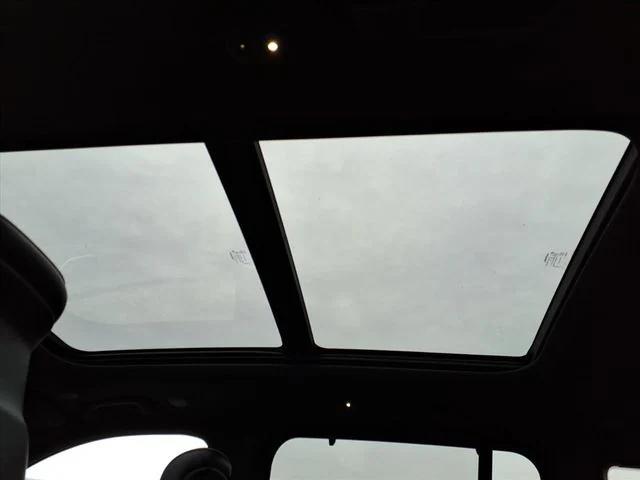 new 2025 Jeep Grand Cherokee car, priced at $60,425