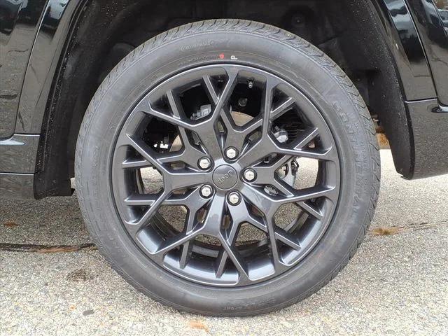 new 2025 Jeep Grand Cherokee car, priced at $60,425