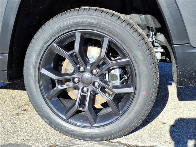 new 2025 Jeep Grand Cherokee L car, priced at $51,335