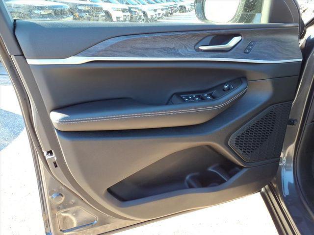 new 2025 Jeep Grand Cherokee L car, priced at $51,335