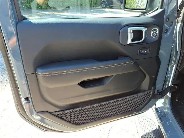 new 2025 Jeep Gladiator car, priced at $46,920