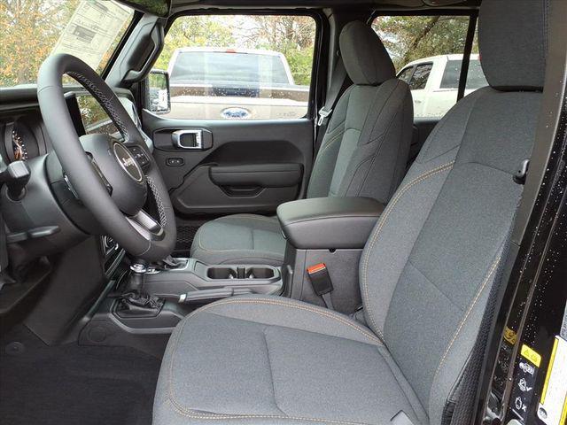 new 2025 Jeep Gladiator car, priced at $46,315