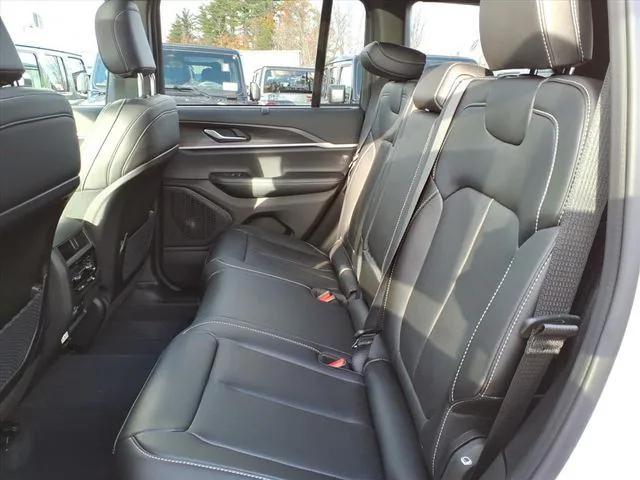 new 2025 Jeep Grand Cherokee car, priced at $47,815