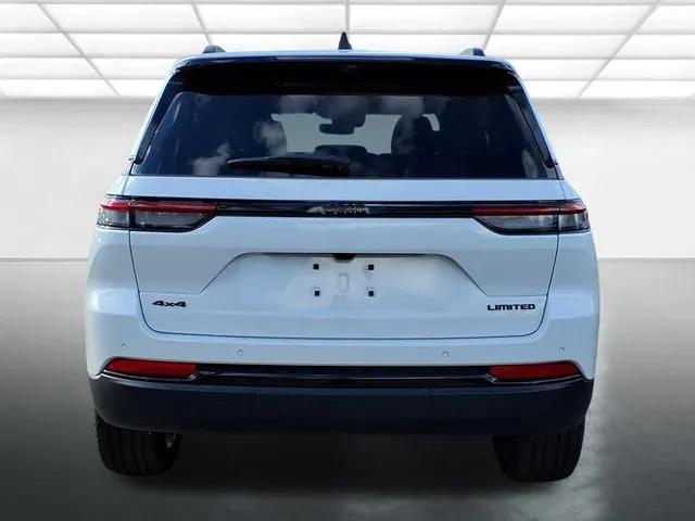 new 2025 Jeep Grand Cherokee car, priced at $47,815