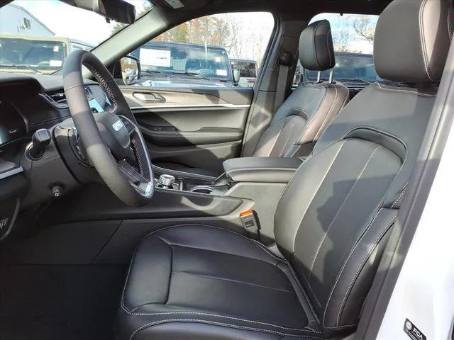 new 2025 Jeep Grand Cherokee car, priced at $47,815