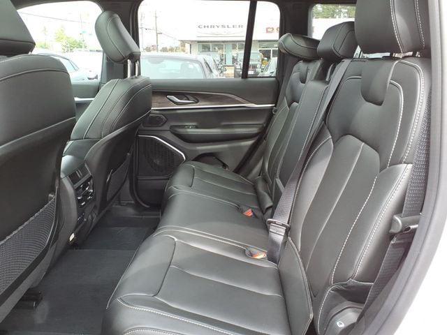 new 2026 Jeep Grand Cherokee car, priced at $42,485