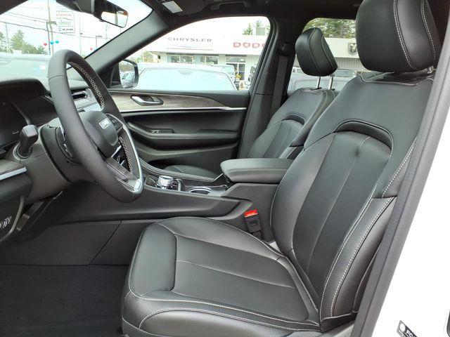 new 2026 Jeep Grand Cherokee car, priced at $42,485