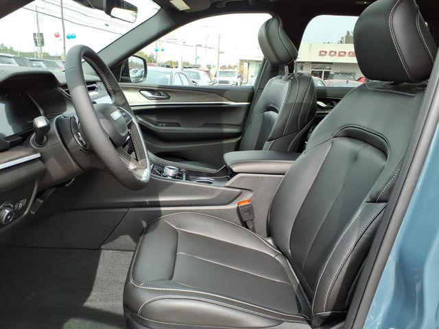 new 2026 Jeep Grand Cherokee car, priced at $42,905
