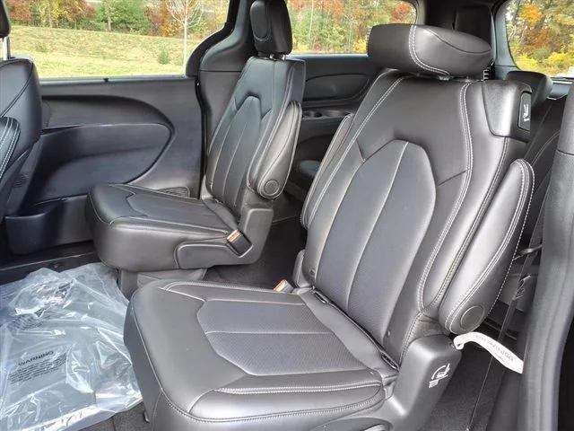 new 2026 Chrysler Pacifica car, priced at $39,885