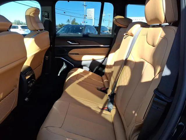 new 2025 Jeep Grand Cherokee car, priced at $60,425