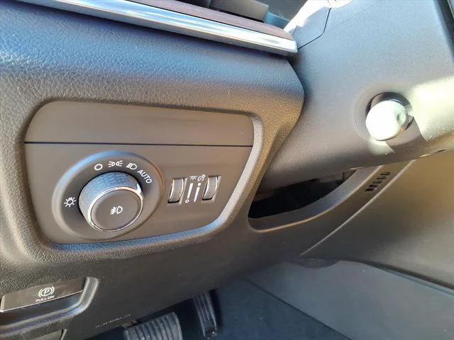 new 2025 Jeep Grand Cherokee car, priced at $60,425