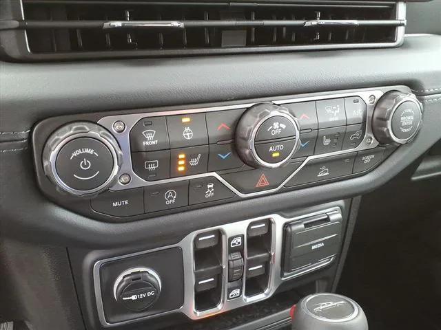 new 2025 Jeep Gladiator car, priced at $46,920