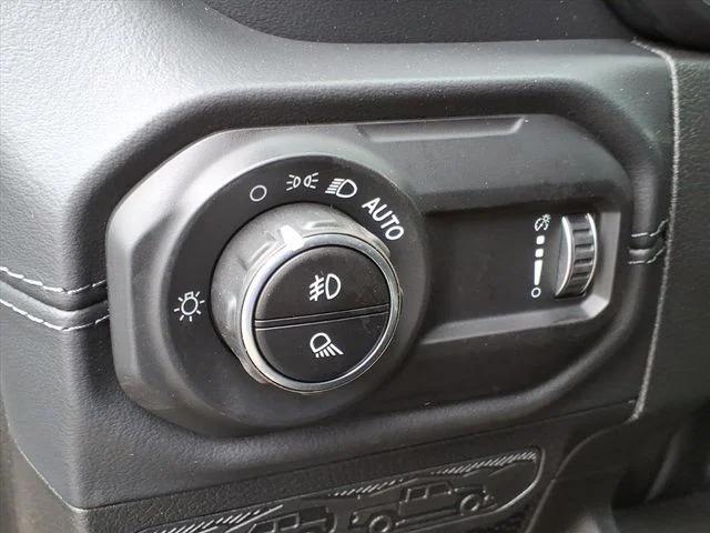 new 2025 Jeep Gladiator car, priced at $46,920