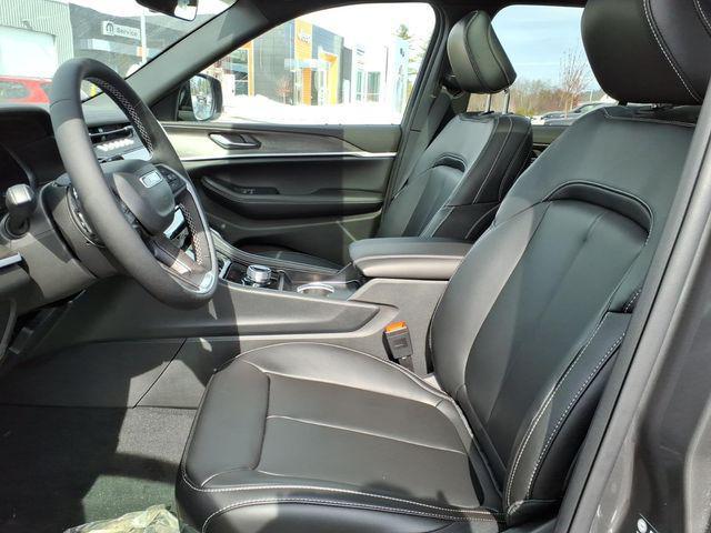 new 2026 Jeep Grand Cherokee car, priced at $42,580