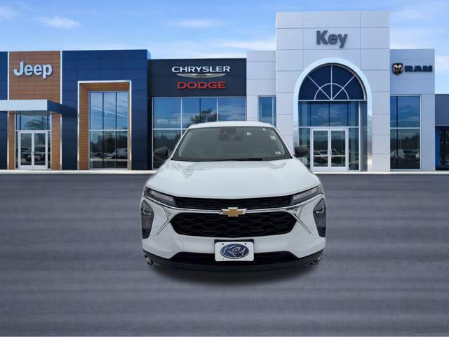 used 2024 Chevrolet Trax car, priced at $18,999