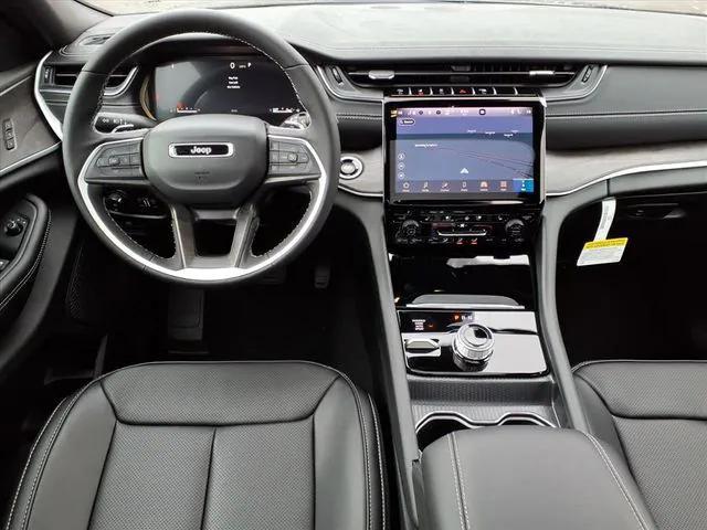 new 2025 Jeep Grand Cherokee car, priced at $48,410