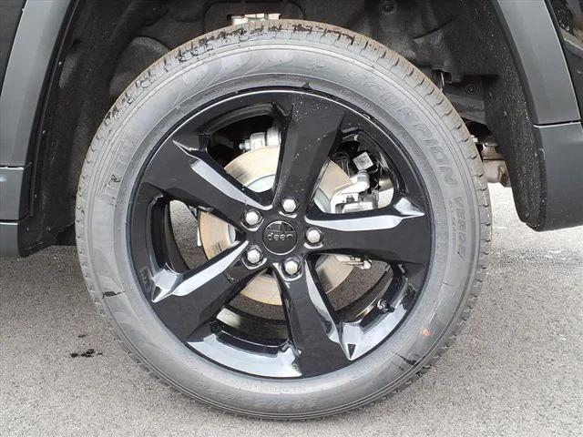 new 2025 Jeep Grand Cherokee car, priced at $48,410