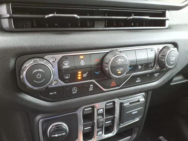 new 2025 Jeep Gladiator car, priced at $48,565